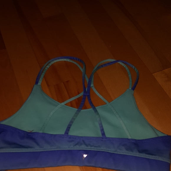 Bras and swim suits - Picture 6 of 9